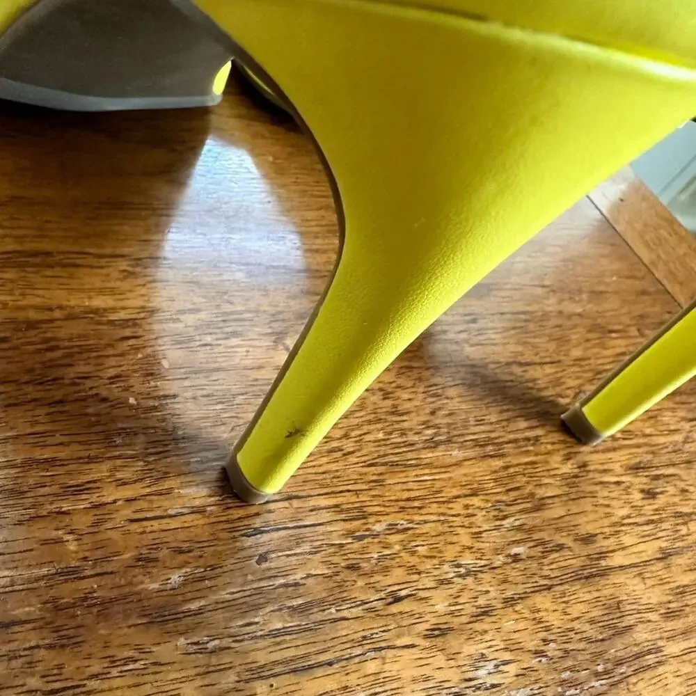 Apt. 9 women’s yellow sling 4” heels